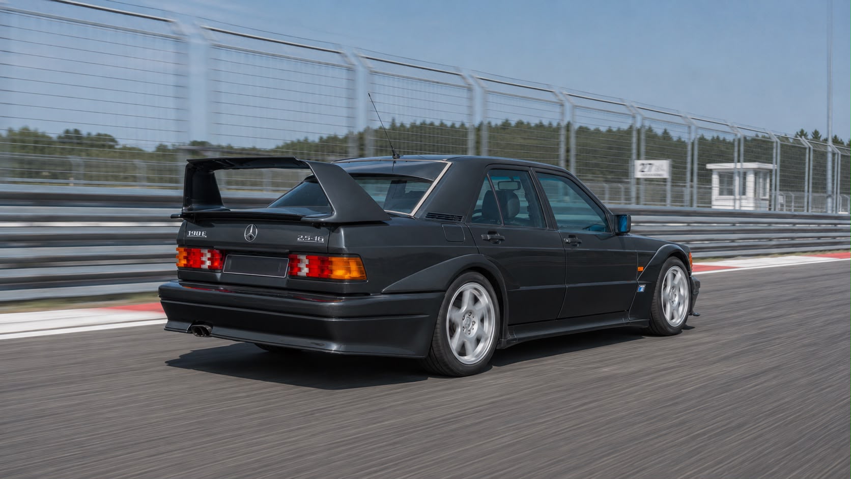 Mercedes_W201_190E_Evolution_2_Bodykit_Evo_Kit_FB_Performance