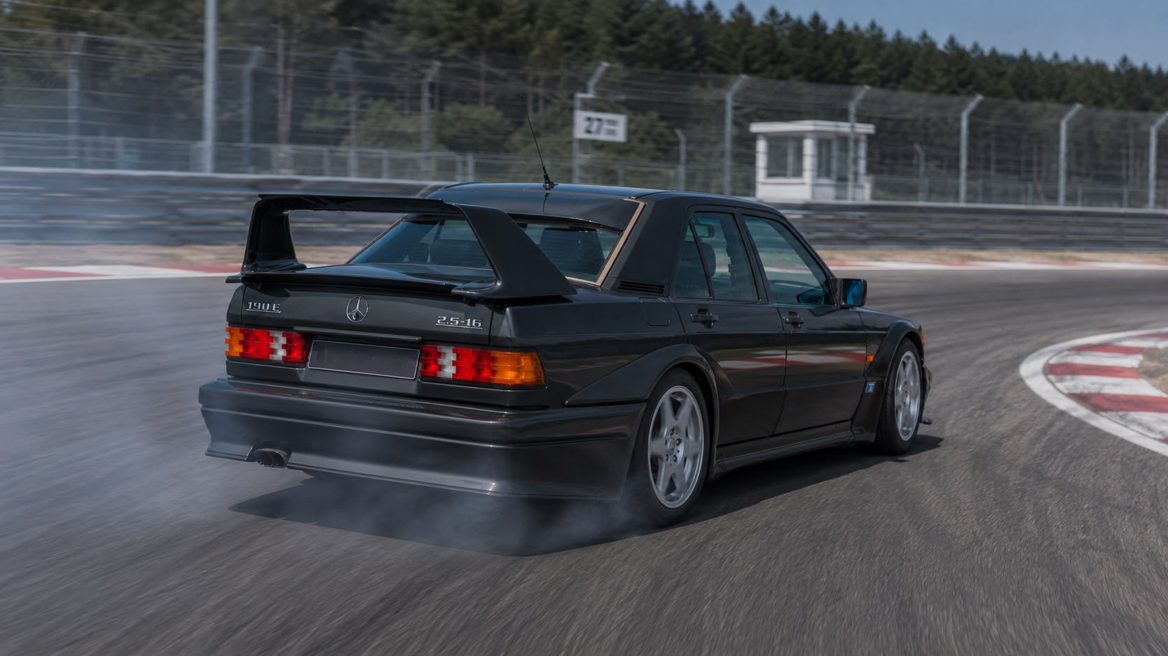 Mercedes_W201_190E_Evolution_2_Bodykit_Evo_Kit_FB_Performance